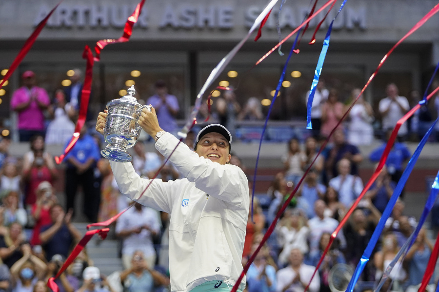 Poľka Iga Swiateková po triumfe na grandslamovom US Open 2022.