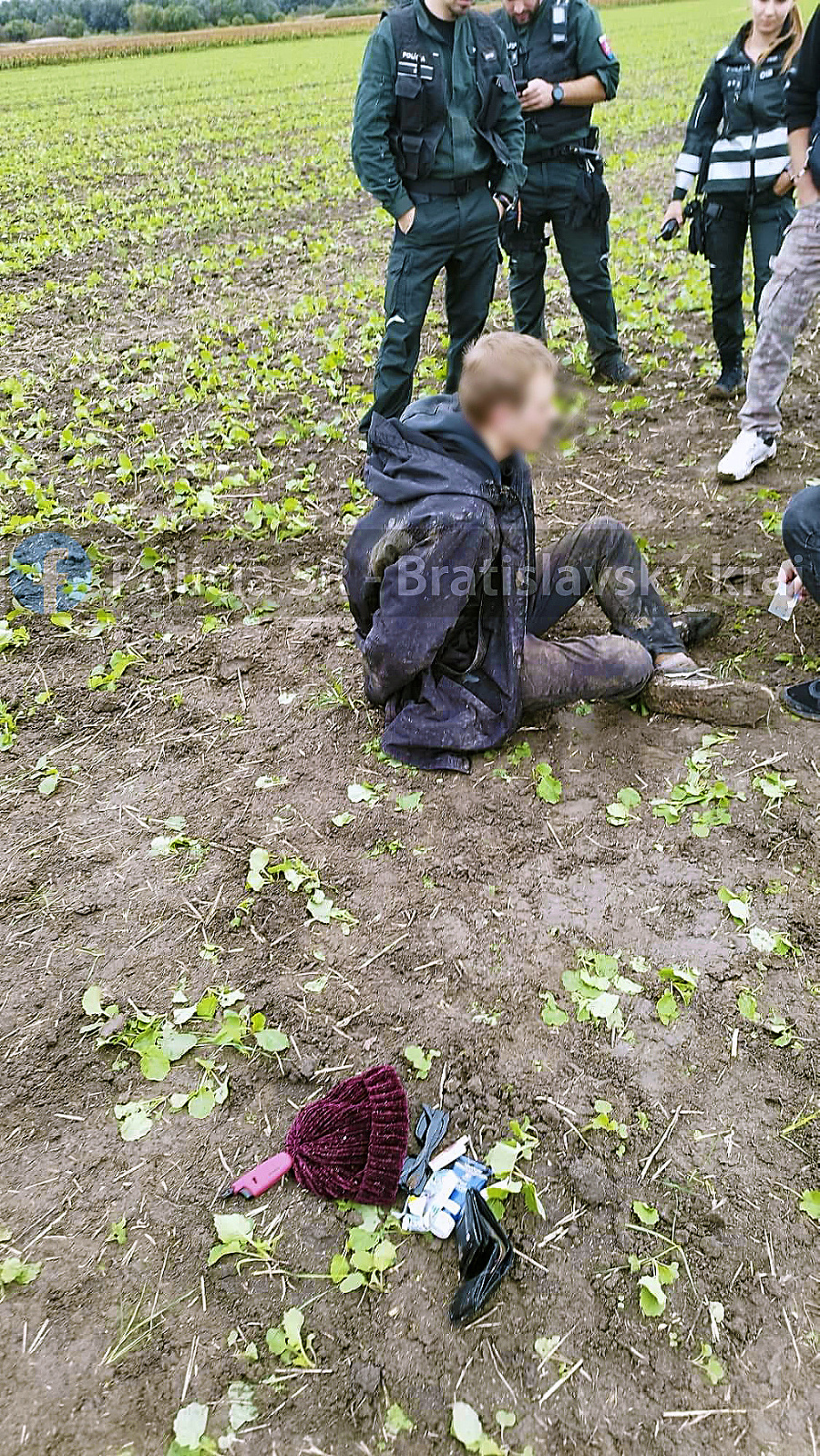 Mladíka policajti zadržali po