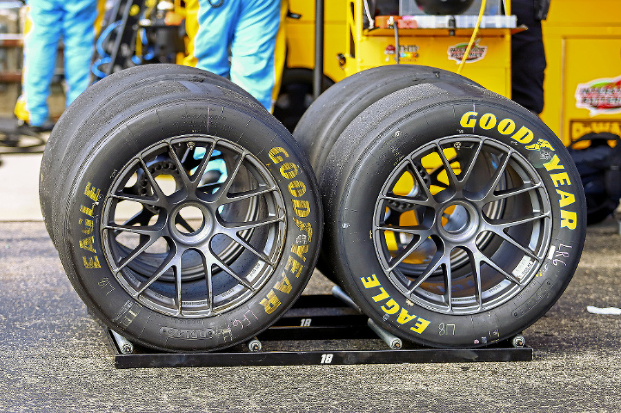 Americká firma Goodyear na výrobu pneumatík bola založená v roku 1898.