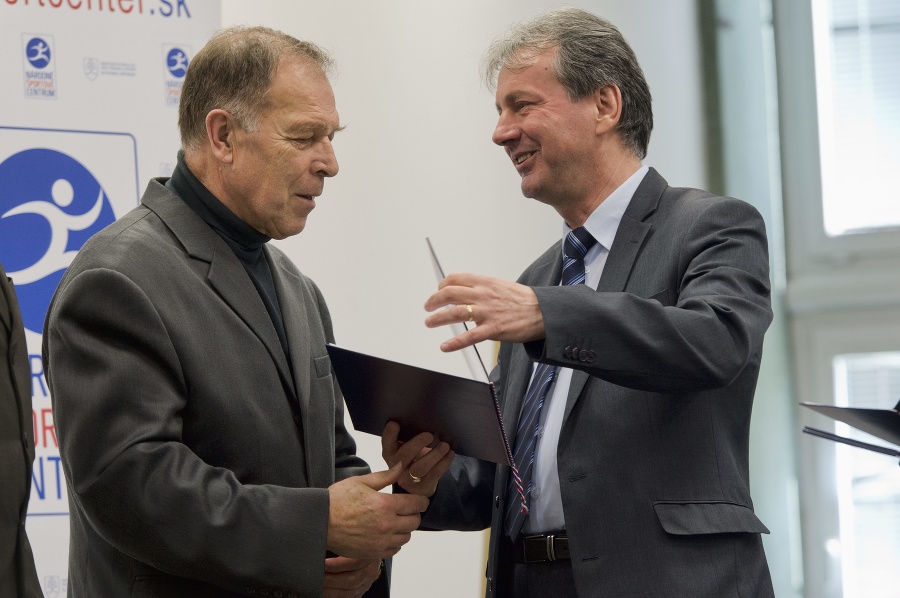 Vladimír Šťastný (vľavo)