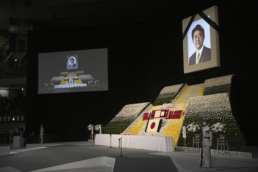 Pohreb zavraždeného expremiéra Šinzó
