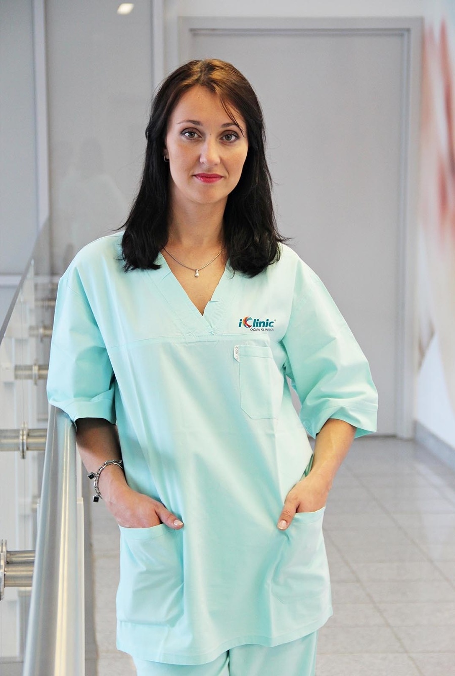 Medicínska riaditeľka očnej kliniky iClinic MUDr. Petra Hlaváčová, PhD., FEBO