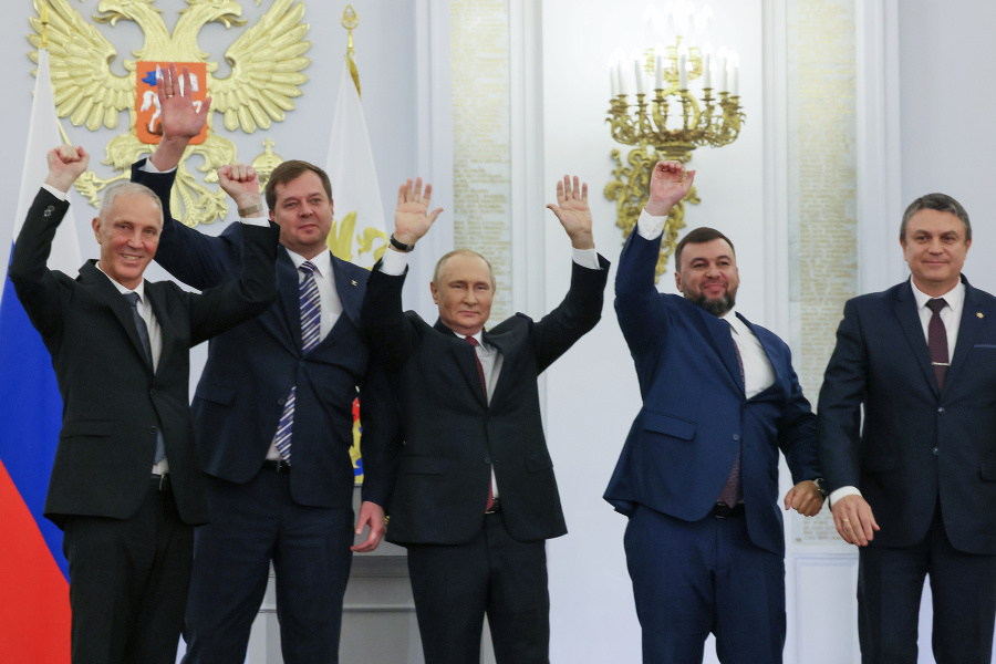 Zľava Moskvou dosadený líder