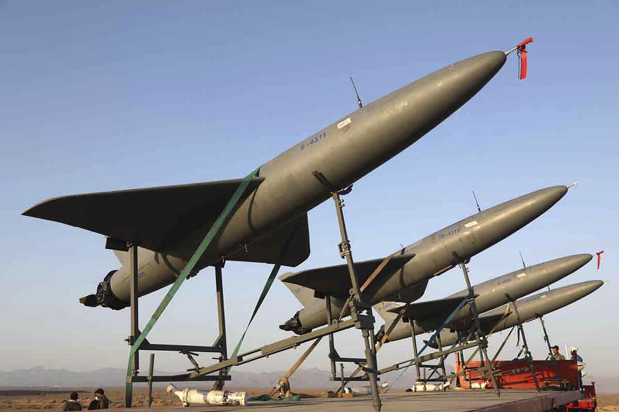 Irán testuje vojenské drony.