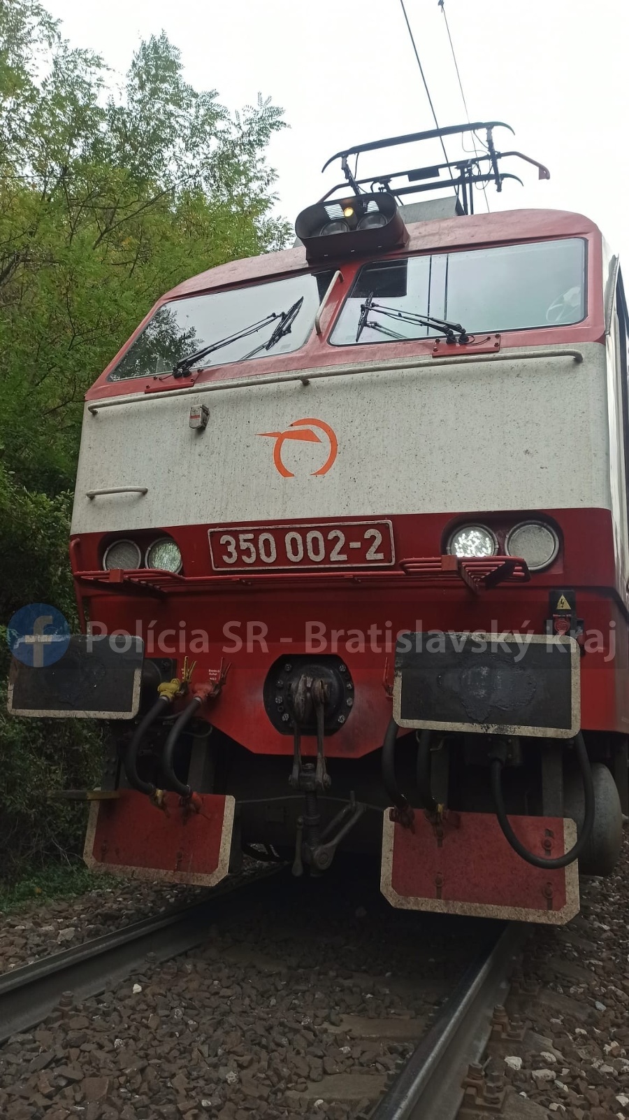 V Bratislave zrazil v pondelok vlak seniorku, tá na mieste zomrela.