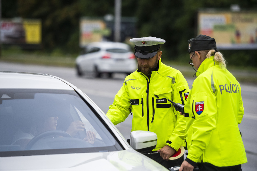 Policajti si v rámci