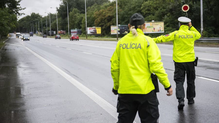 Policajti si v rámci