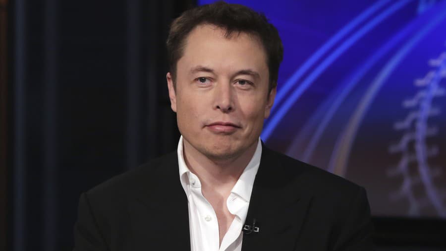 Elon Musk podľa zamestnancov