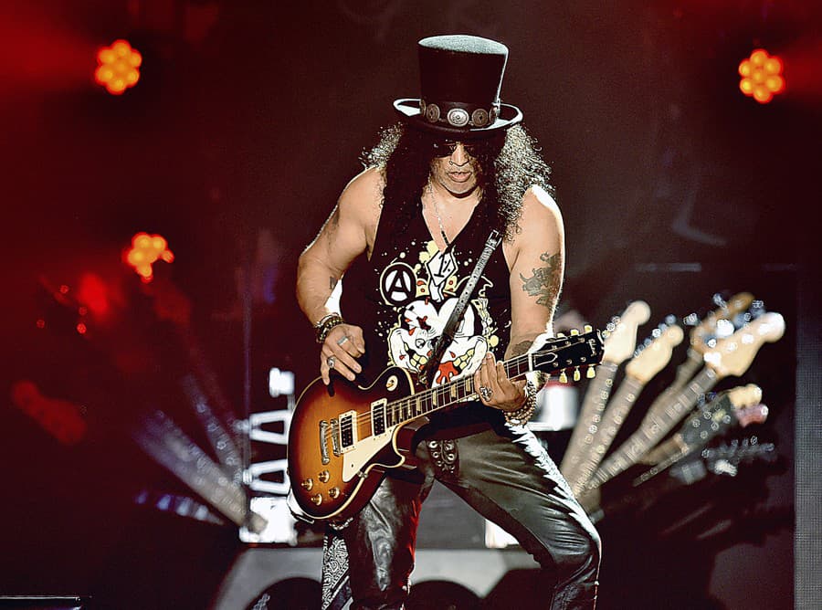 Gitarista Slash z Guns N' Roses.