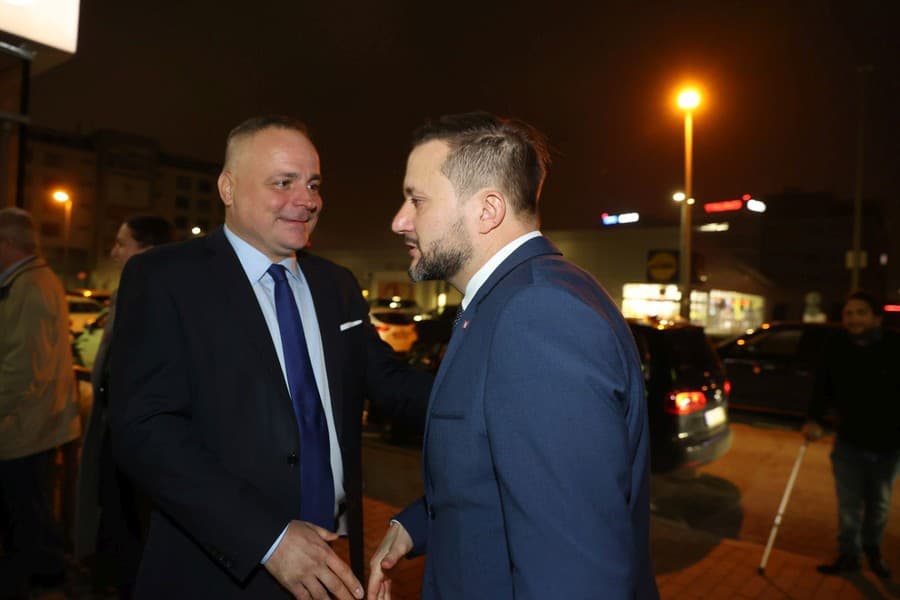 Droba kandidoval
v tandeme s Vallom..