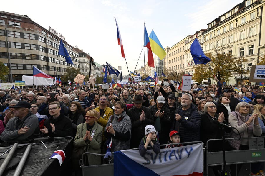 Organizátori sa nedeľným zhromaždením