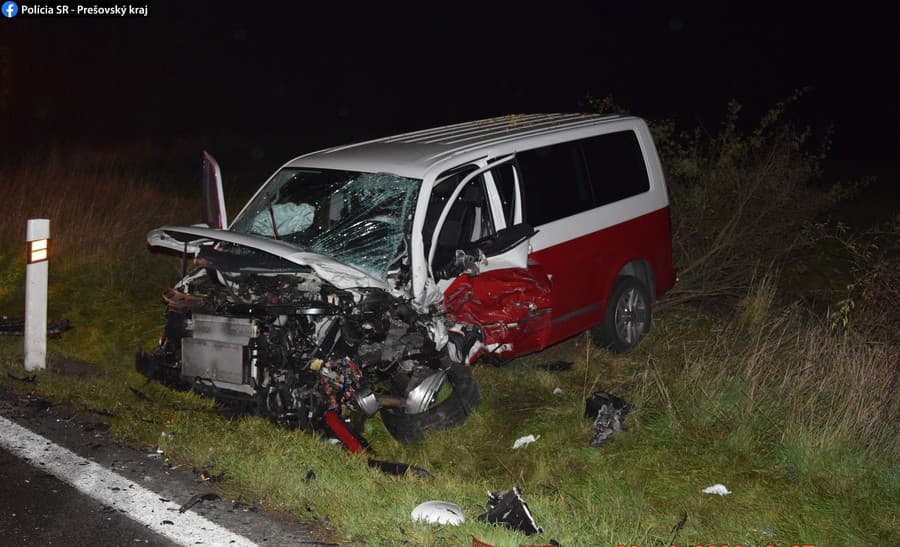 Polícia: Pri dopravnej nehode neďaleko Sačurova sa zranilo päť ľudí.