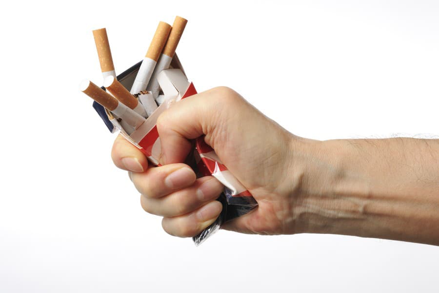 Alkohol a cigarety.