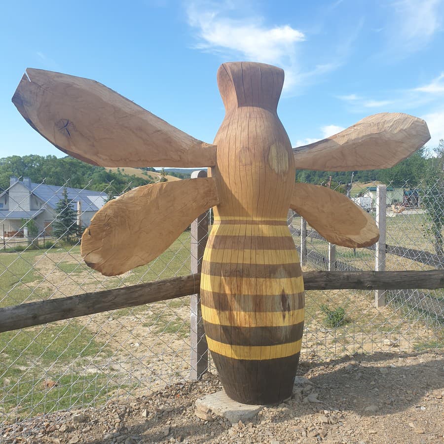 Umelecké stvárnenie včielky Maje
