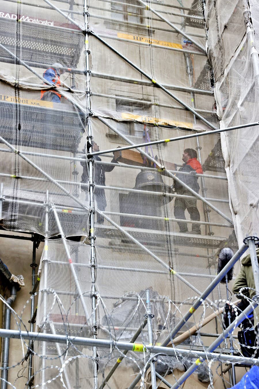 Robotníci ich osadili na