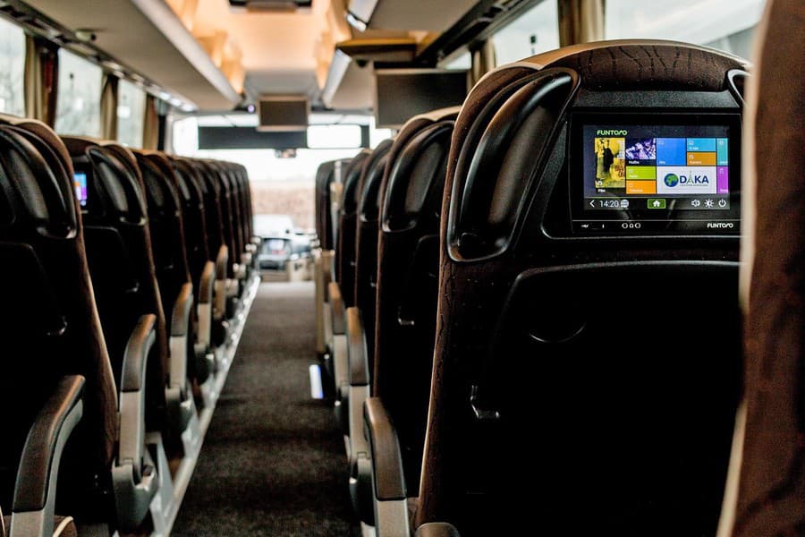 CK DAKA disponuje luxusnými a modernými autobusmi.