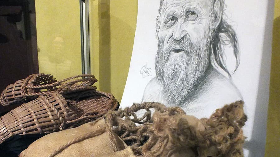Replika obuvi Ötziho, ktorý