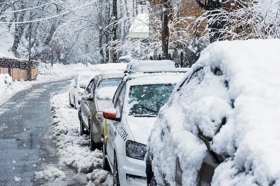 Čo ničí zima na aute?