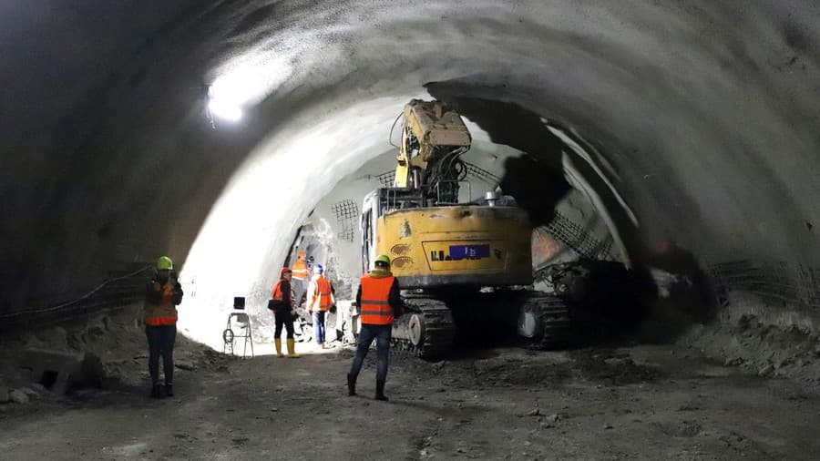 Slávnostné prerazenie tunela Čebrať,