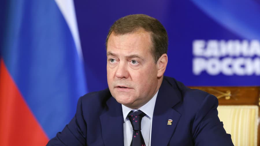 Predseda vlády Ruskej federácie Medvedev.