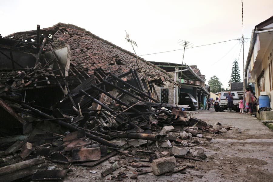 Zemetrasenie v Indonézii si