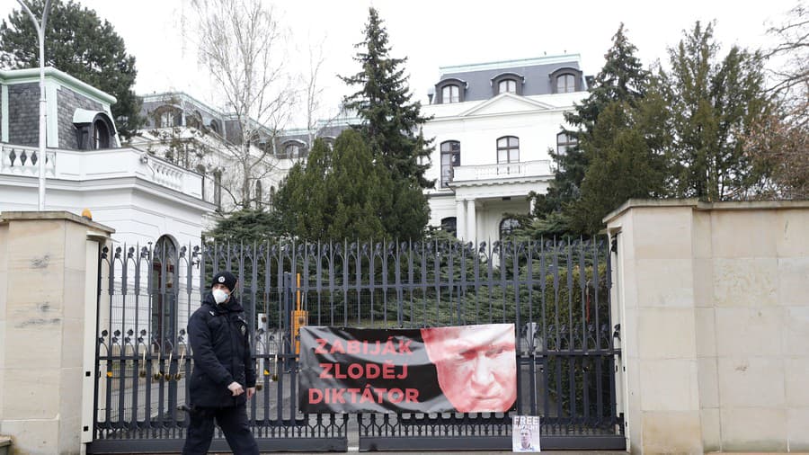 Vchod do ruskej ambasády