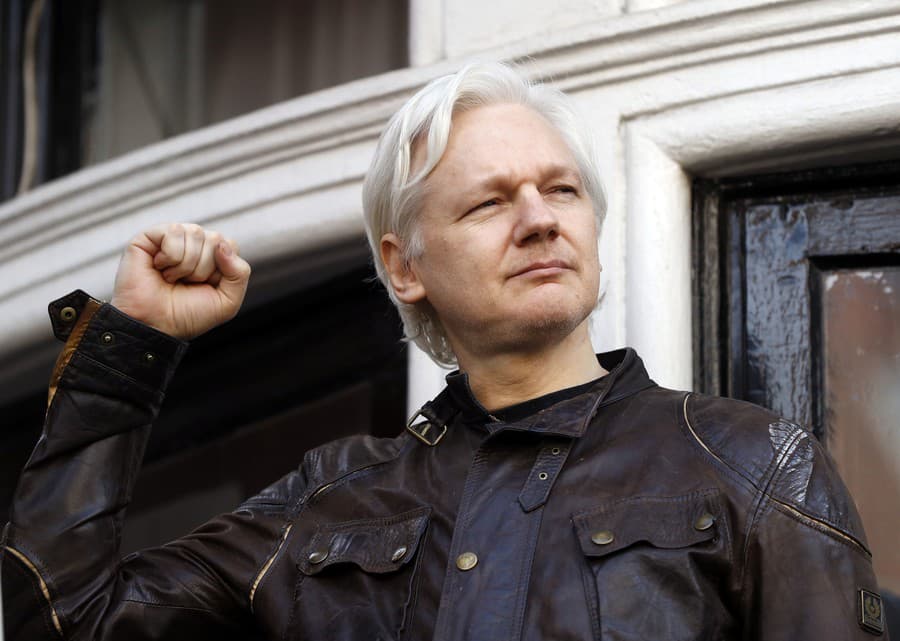  Julian Assange