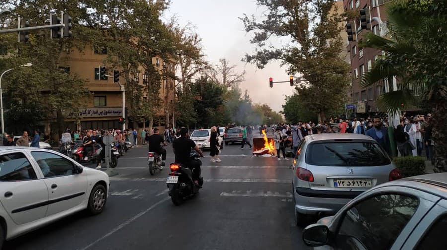 Pri protestoch v Iráne