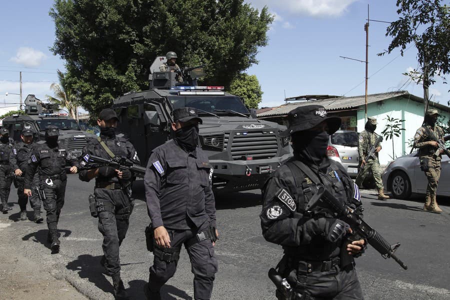 Vláda Salvádoru vyslala 10-tisíc