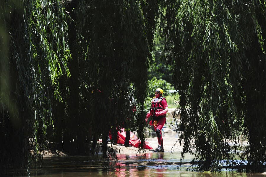 Pri záplavách v Johannesburgu zahynulo najmenej deväť ľudí.