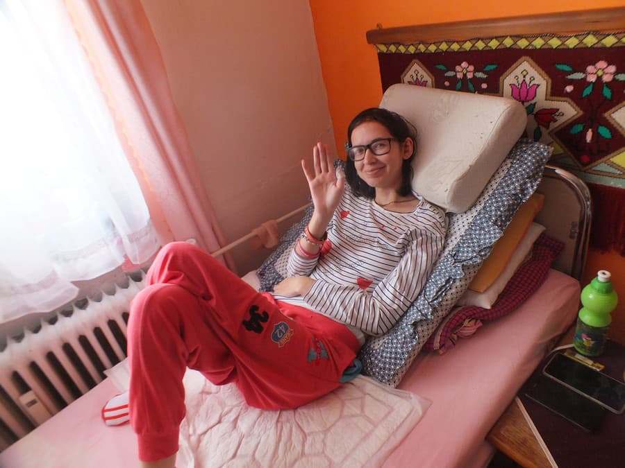 Evička (26) doma v