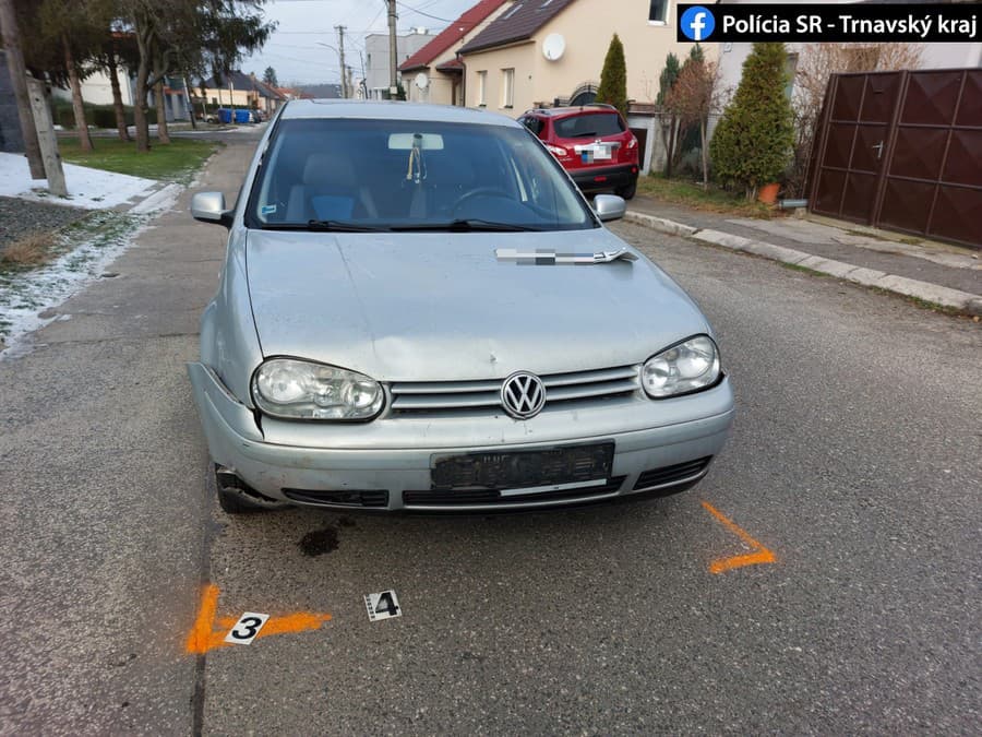 Polícia vyšetruje dopravnú nehodu, pri ktorej sa vážne zranil 25-ročný muž.