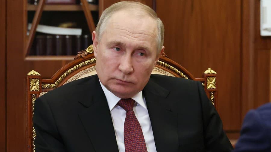 Moskva informovala, že ruský vodca Vladimir Putin ešte v piatok vycestoval na frontovú líniu.