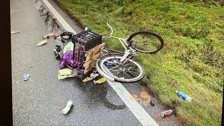 Zranený muž s bicyklom