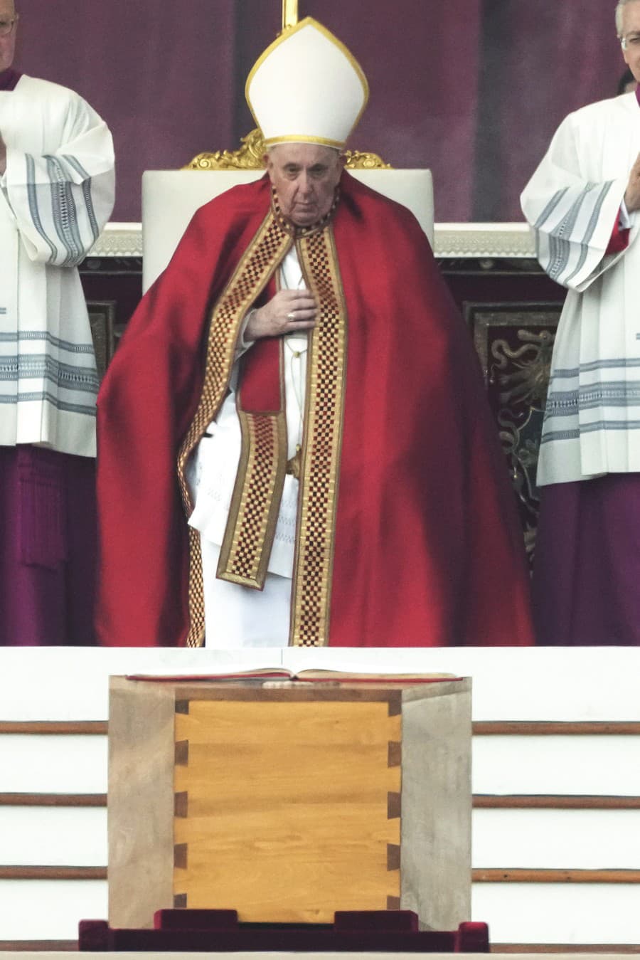 Pohreb emeritného pápeža Benedikta