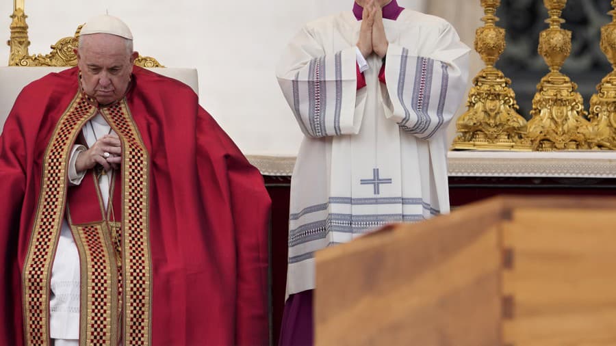 Pohreb emeritného pápeža Benedikta