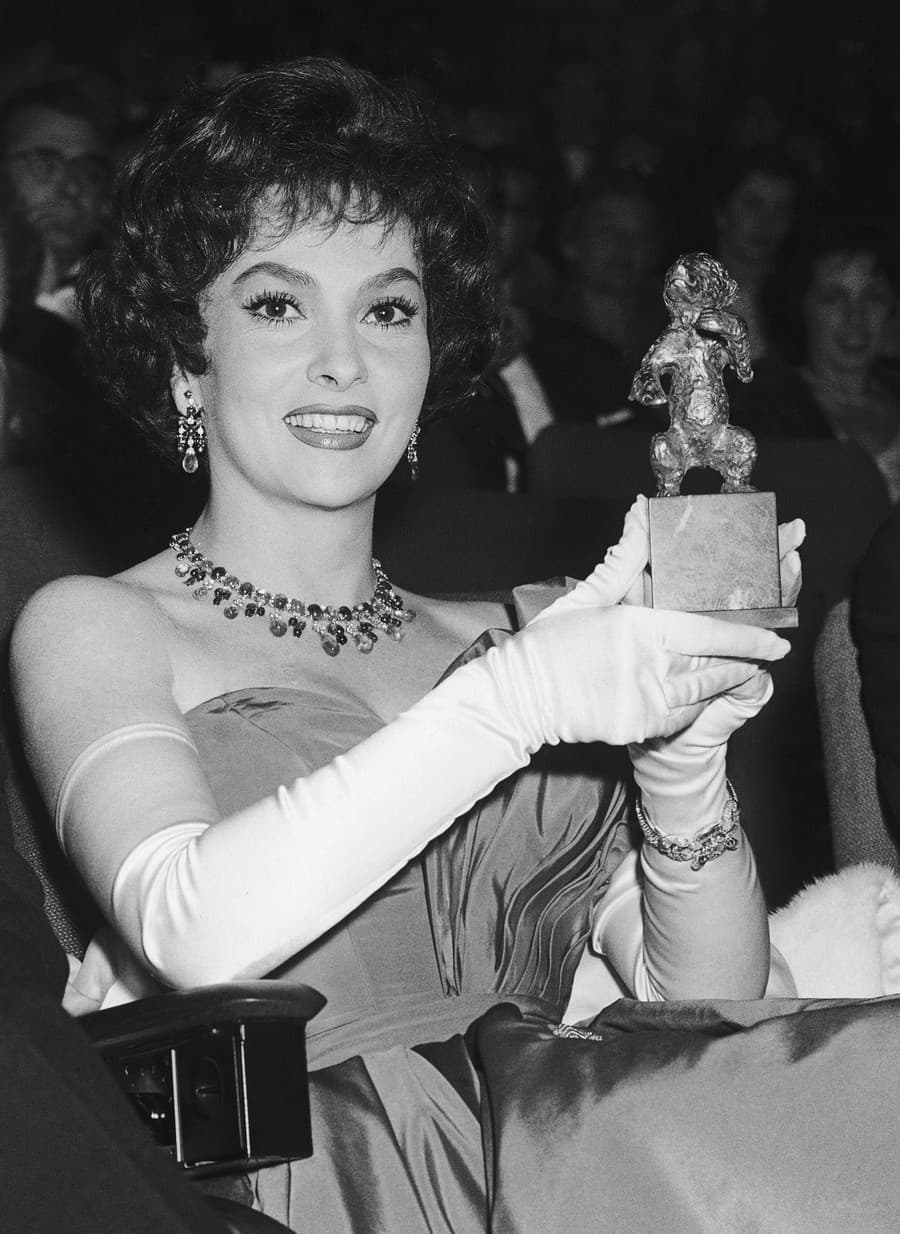 Gina Lollobrigida († 95).