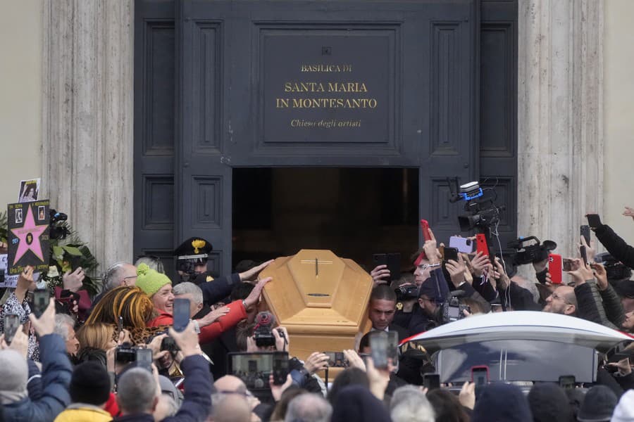 Pohreb talianskej divy Giny