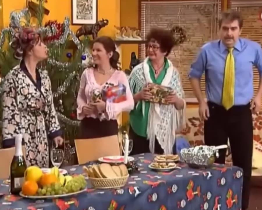 Tvorcovia sitkomu na ňu