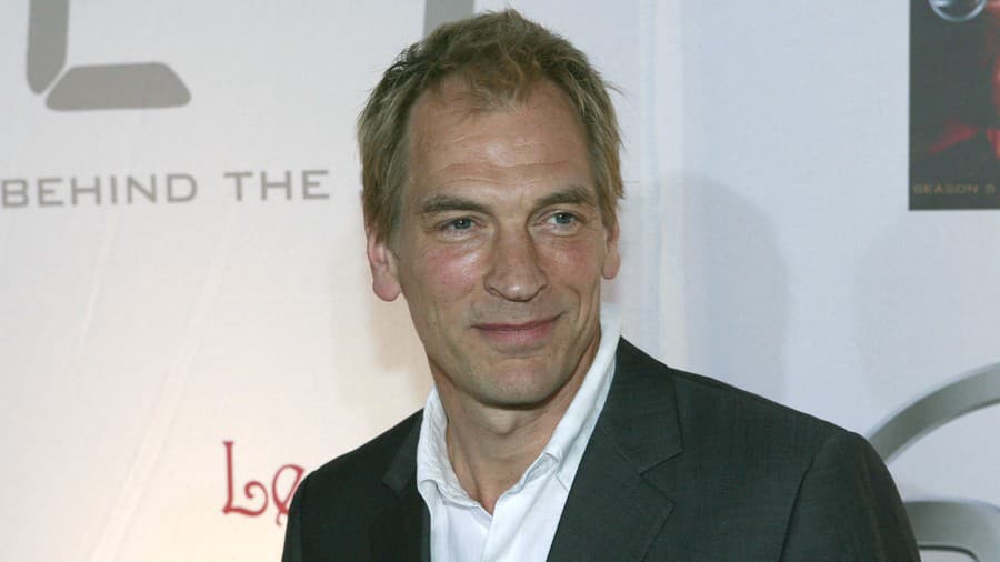 Julian Sands je stále