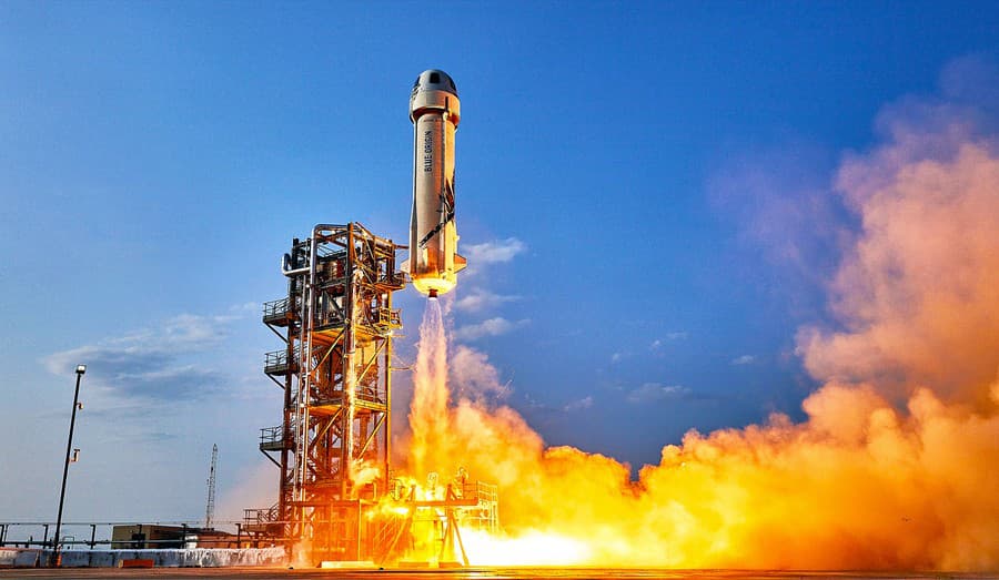 Ženskú posádku do kozmu vyvezie raketa Bezosovej firmy Blue Origin.