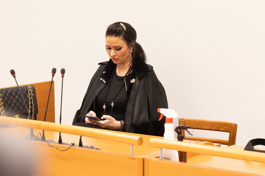 Daniela Kralevich na pojednávaní v prípade zrazenej študentky Linh († 18).