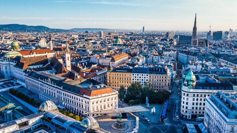 Ulica sa bude nachádzať medzi ulicami Lackenjöchelgasse a Pfalzgasse.