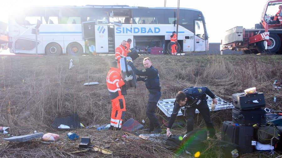 Pri nehode poľského autobusu