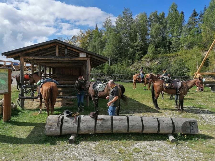 Turisti si krajinu vychutnajú