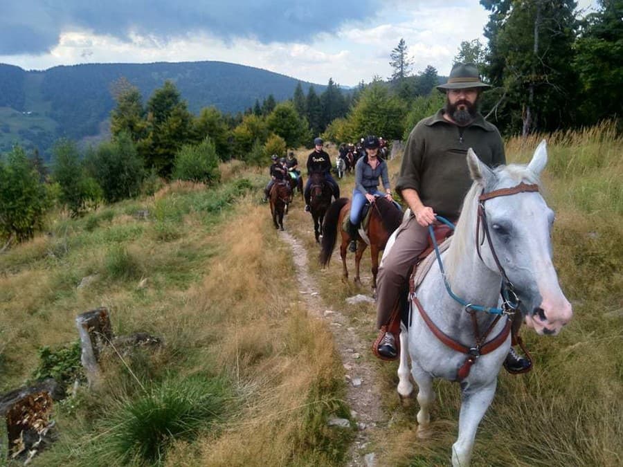 Turisti si krajinu vychutnajú