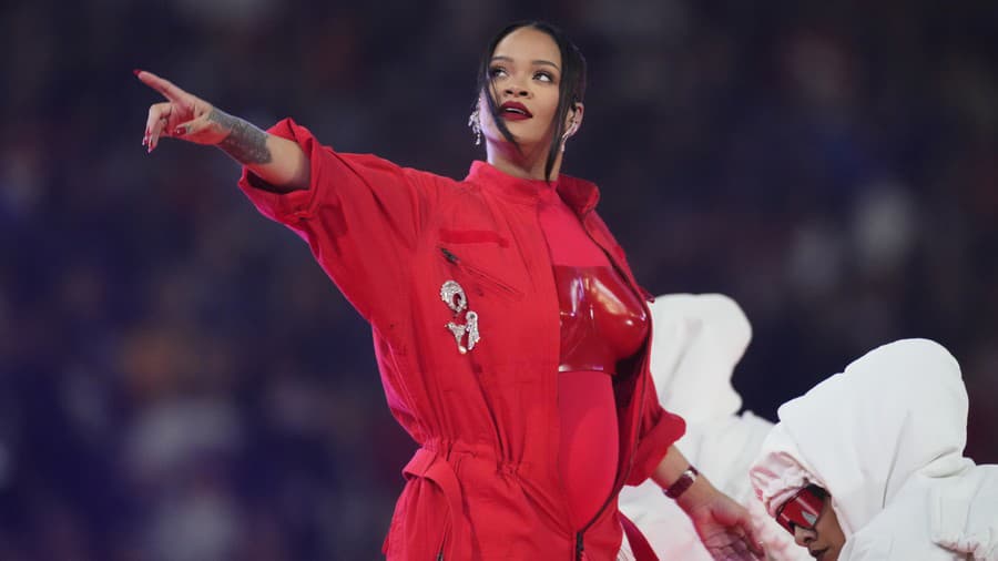 Rihanna čaká druhé dieťa.