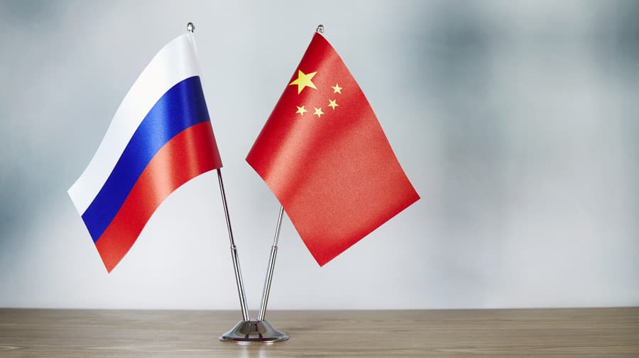 Chinese and Russian flag