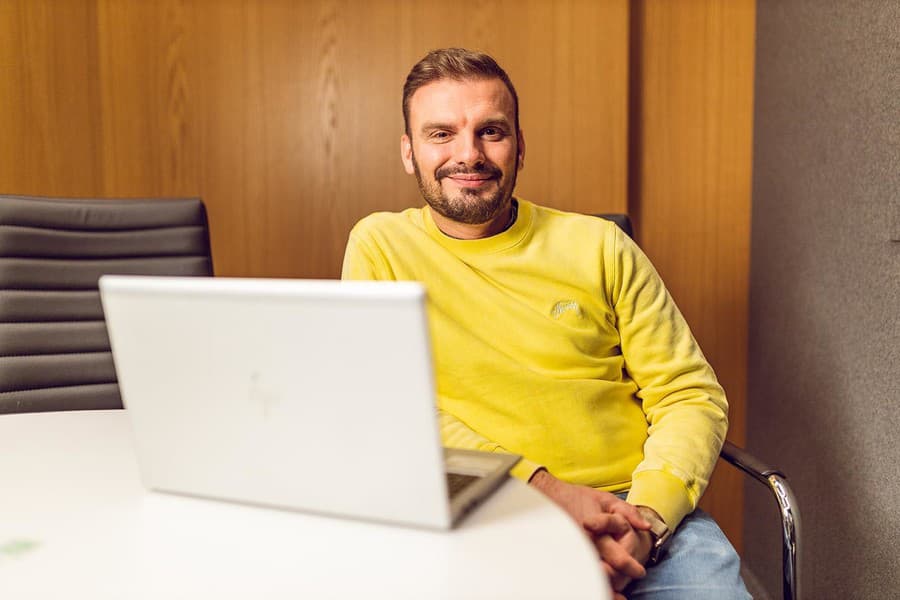 Karol Suchánek, špecialista na počítačovú bezpečnosť a ambasádor mBank v oblasti digitálnej bezpečnosti