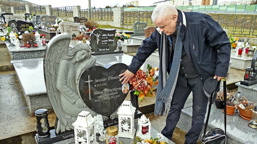 Jaroslav pravidelne navštevuje hrob